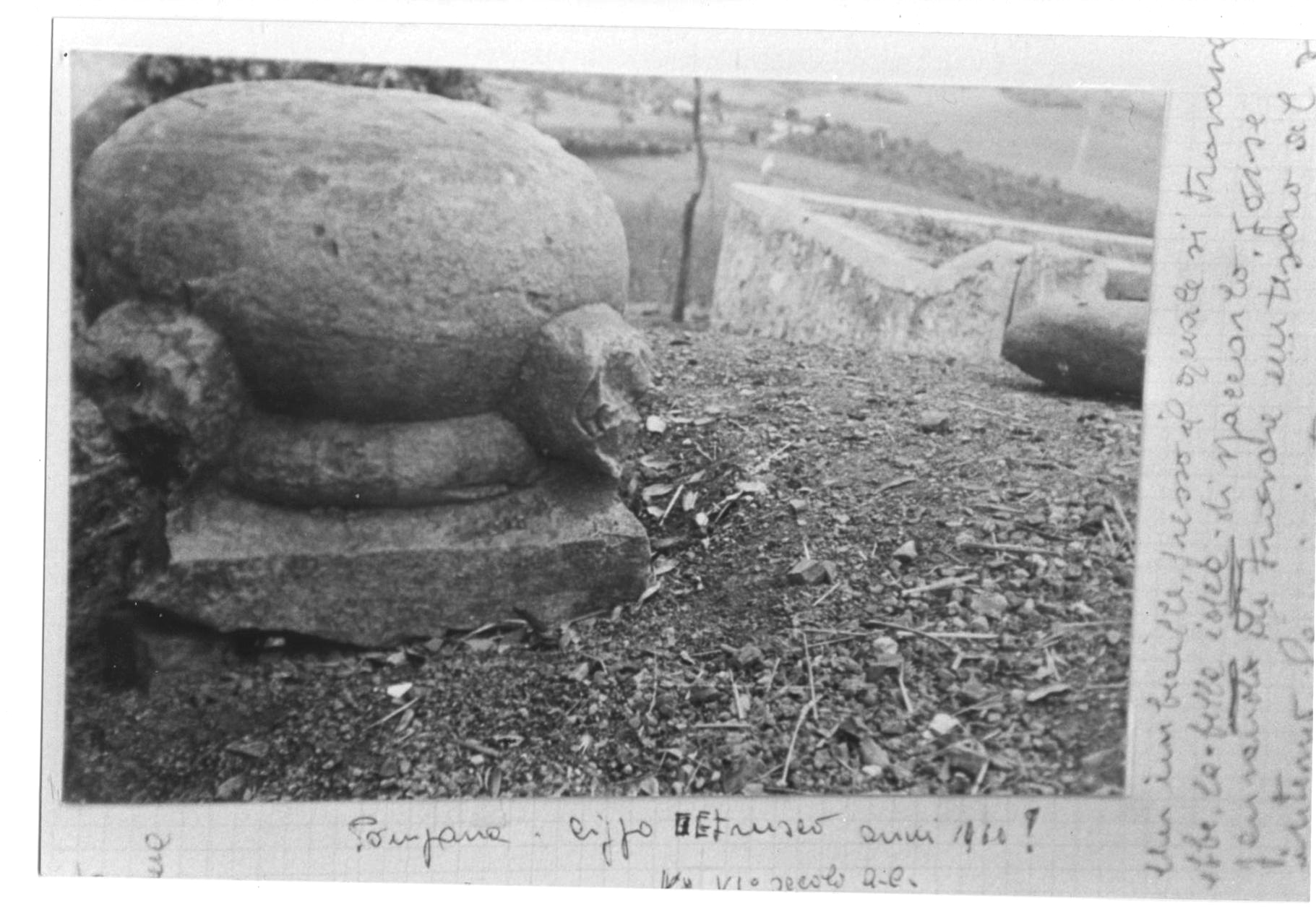 Pompana - Cippo in pietra fetida