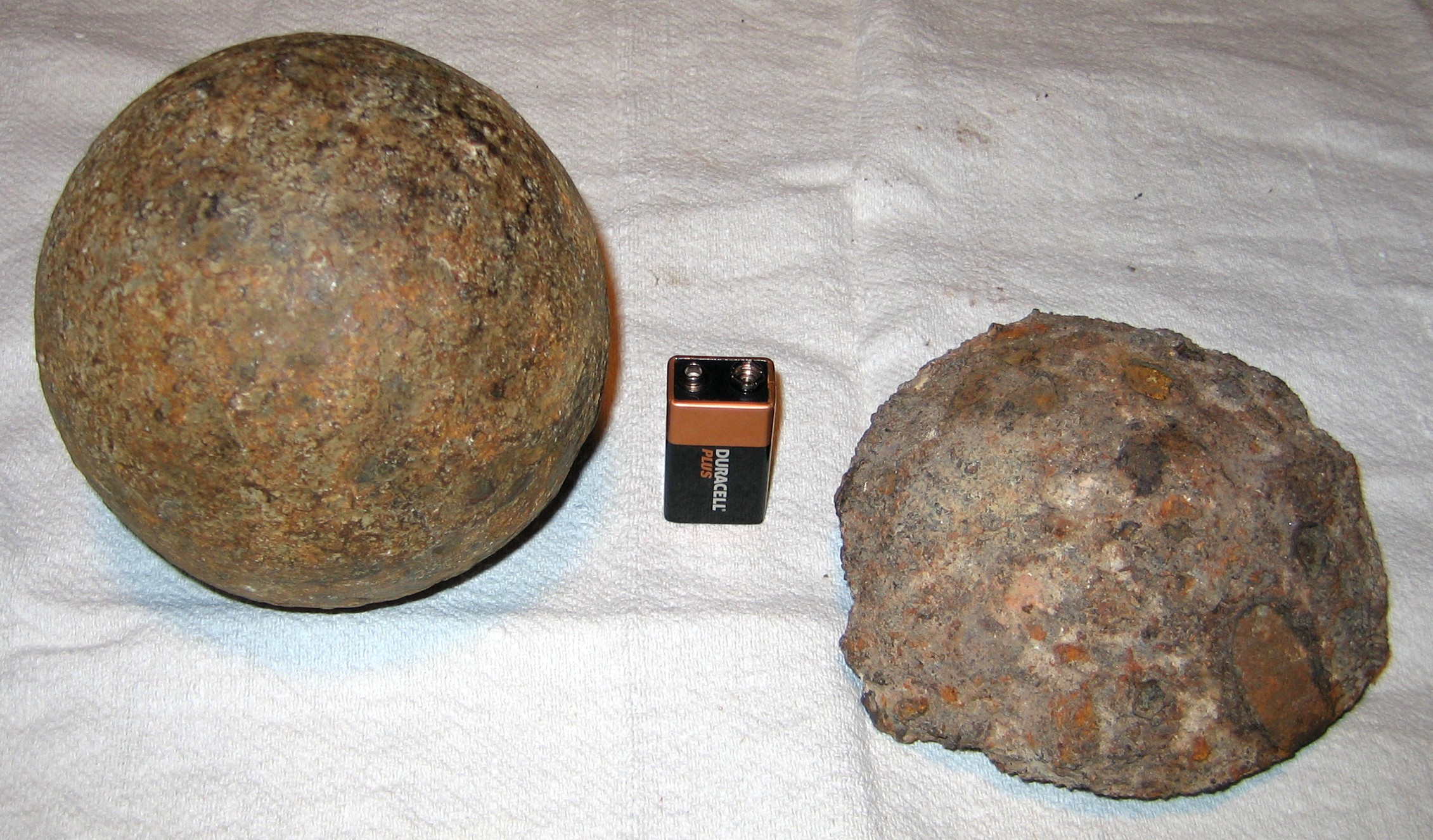 Fig 2 - Palle di cannone dalla Cuccul1eggia