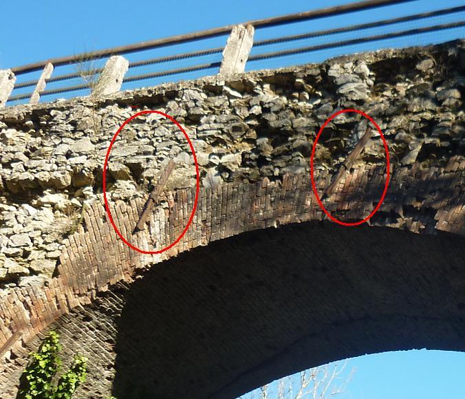 Catene sull'arco del torrente Crevolone