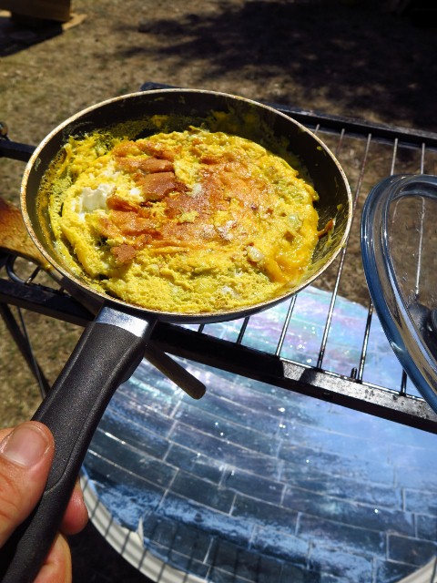 Frittata al sole al Circolo ARCI di Vescovado di Murlo
