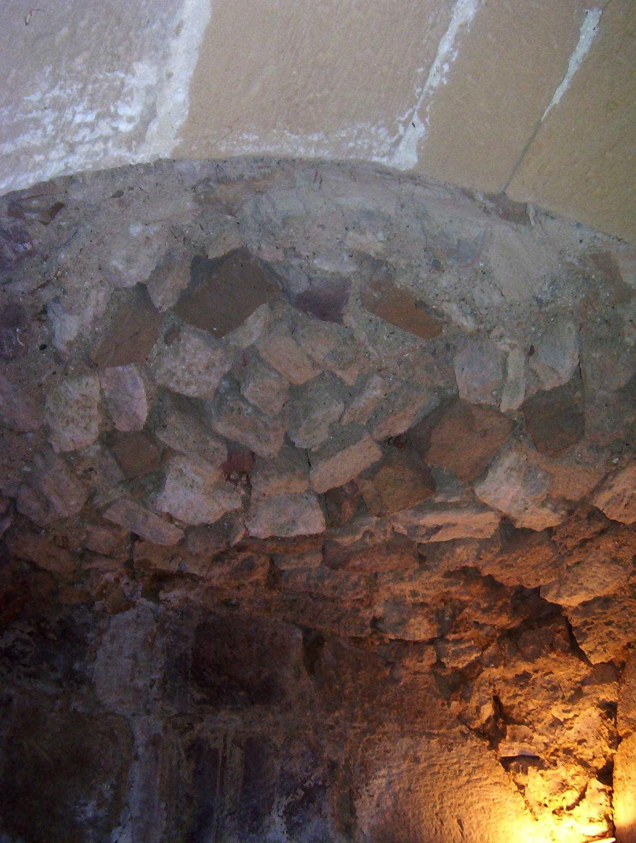 Volticina nella cripta di S. Pietro in Villore