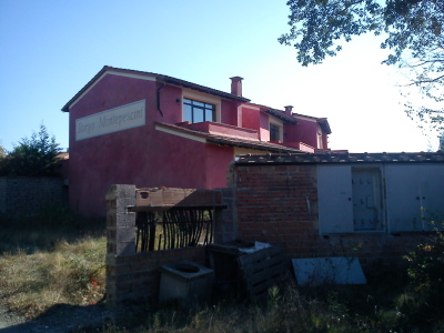 Edificio abbandonato a Montepescini